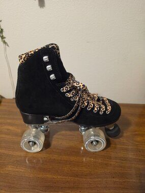 Moxi Panther Skates Size 7